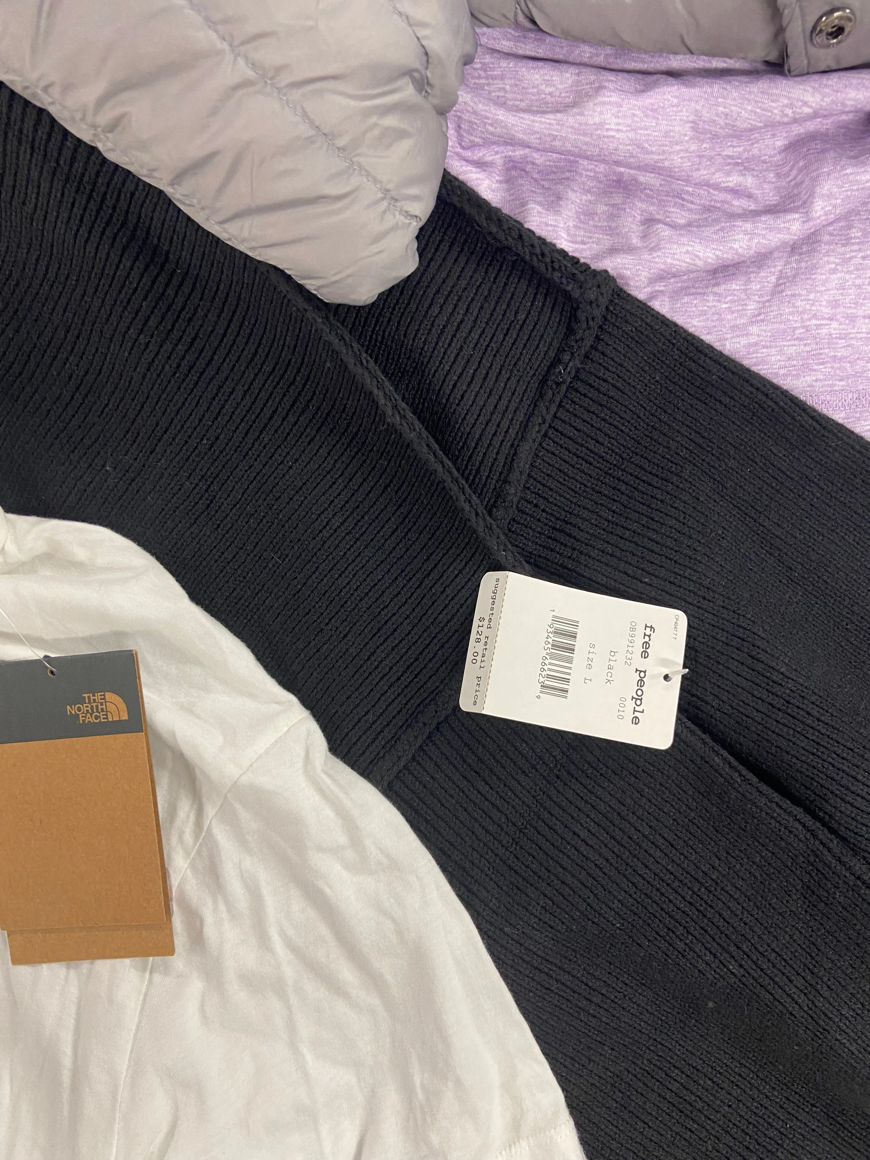 Women's Clothing Assorted Tops Wholesale Lot, THE NORTH FACE, VINCE CAMUTO, FREE PEOPLE, COTTON ON, 32 DEGREES and Others, 11 items, Shelf Pulls, MSRP $538