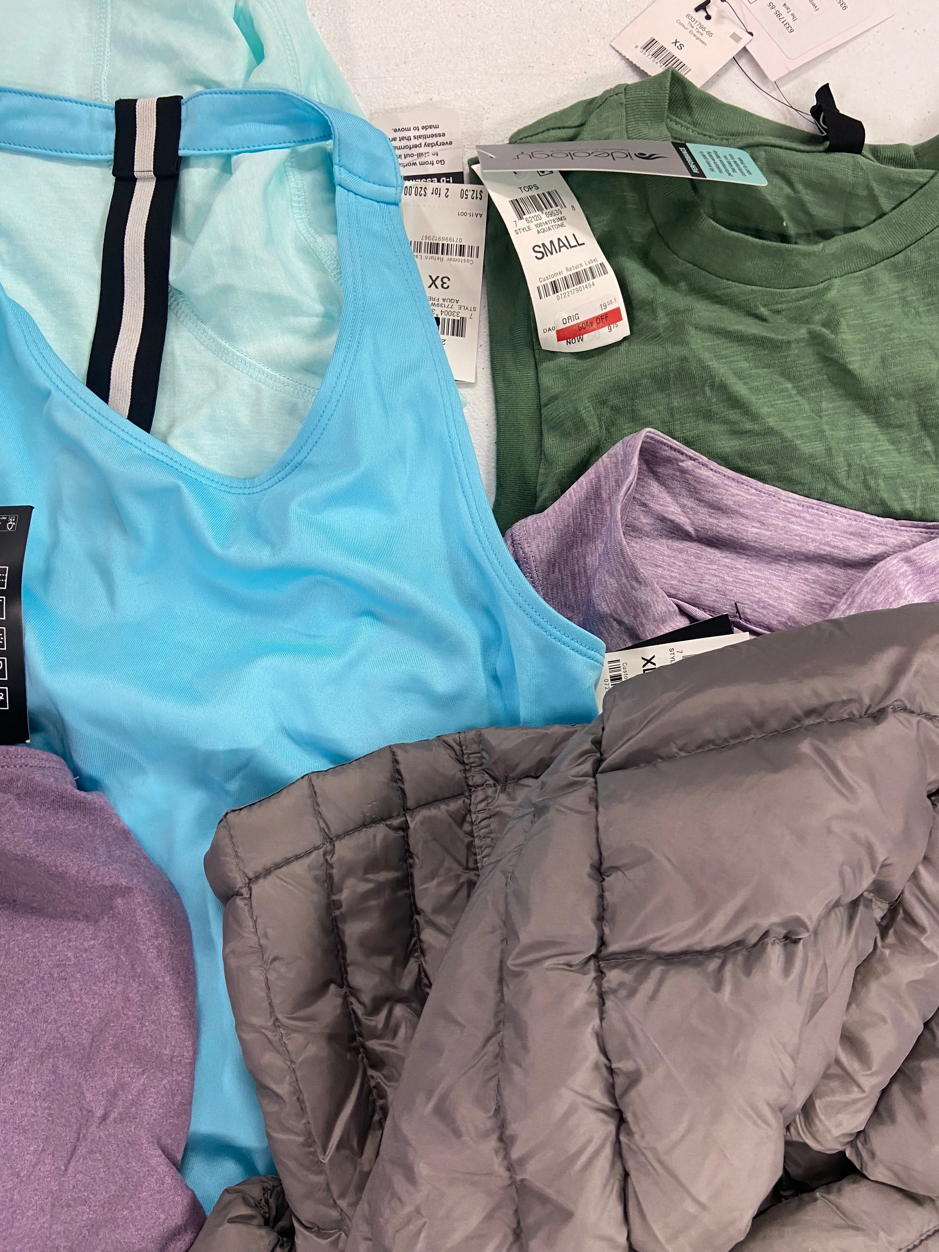 Women's Clothing Assorted Tops Wholesale Lot, THE NORTH FACE, VINCE CAMUTO, FREE PEOPLE, COTTON ON, 32 DEGREES and Others, 11 items, Shelf Pulls, MSRP $538