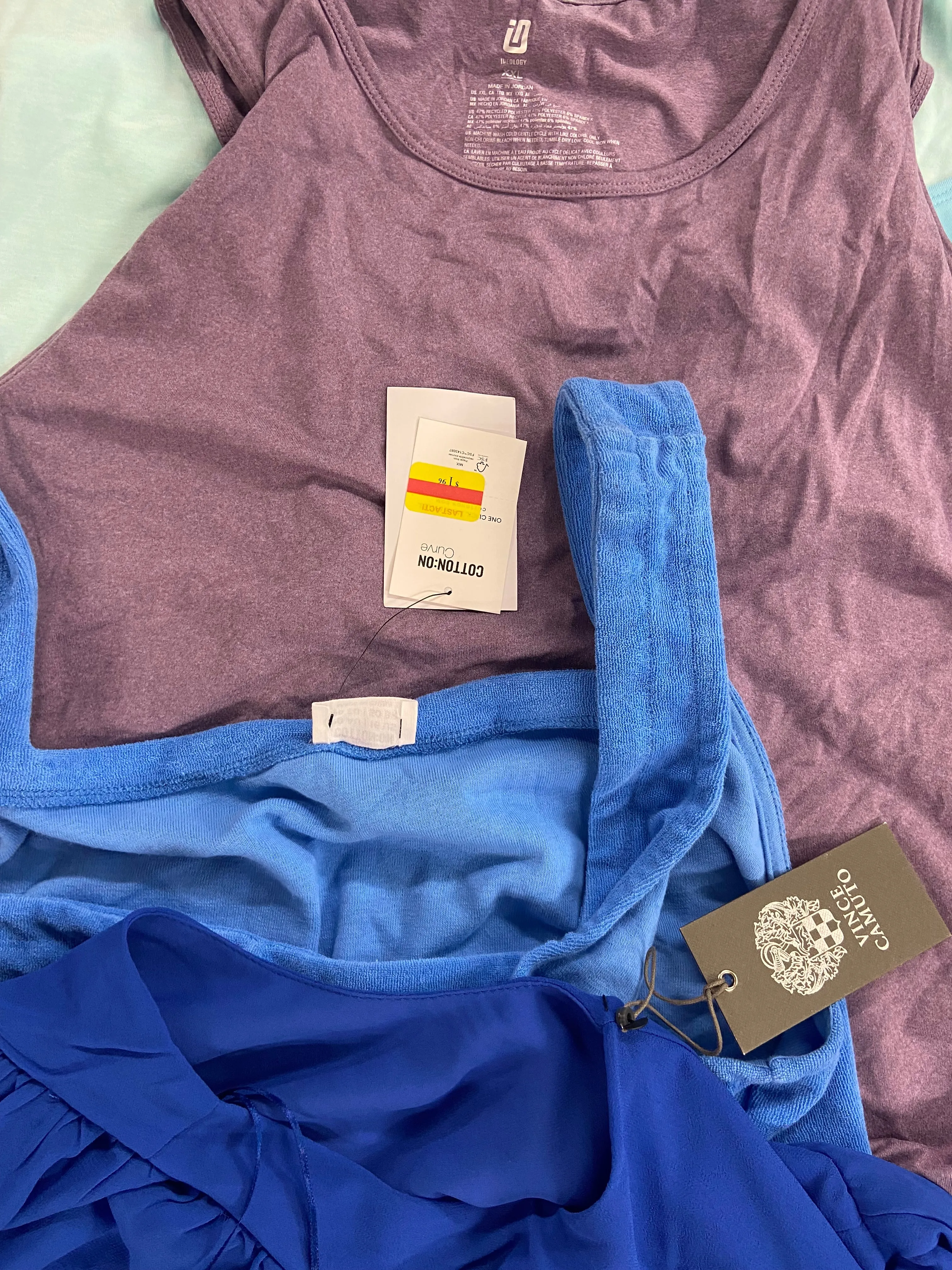 Women's Clothing Assorted Tops Wholesale Lot, THE NORTH FACE, VINCE CAMUTO, FREE PEOPLE, COTTON ON, 32 DEGREES and Others, 11 items, Shelf Pulls, MSRP $538
